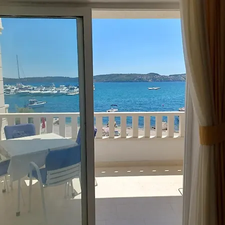 Apartments Amor Trogir Exterior photo
