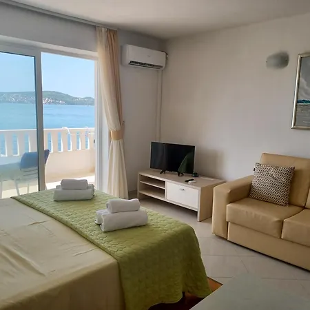 Apartments Amor Trogir Exterior photo